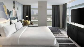 Executive Suite, 1 King Bed | 1 bedroom, minibar, in-room safe, desk