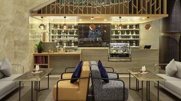 Lunch and dinner served, international cuisine