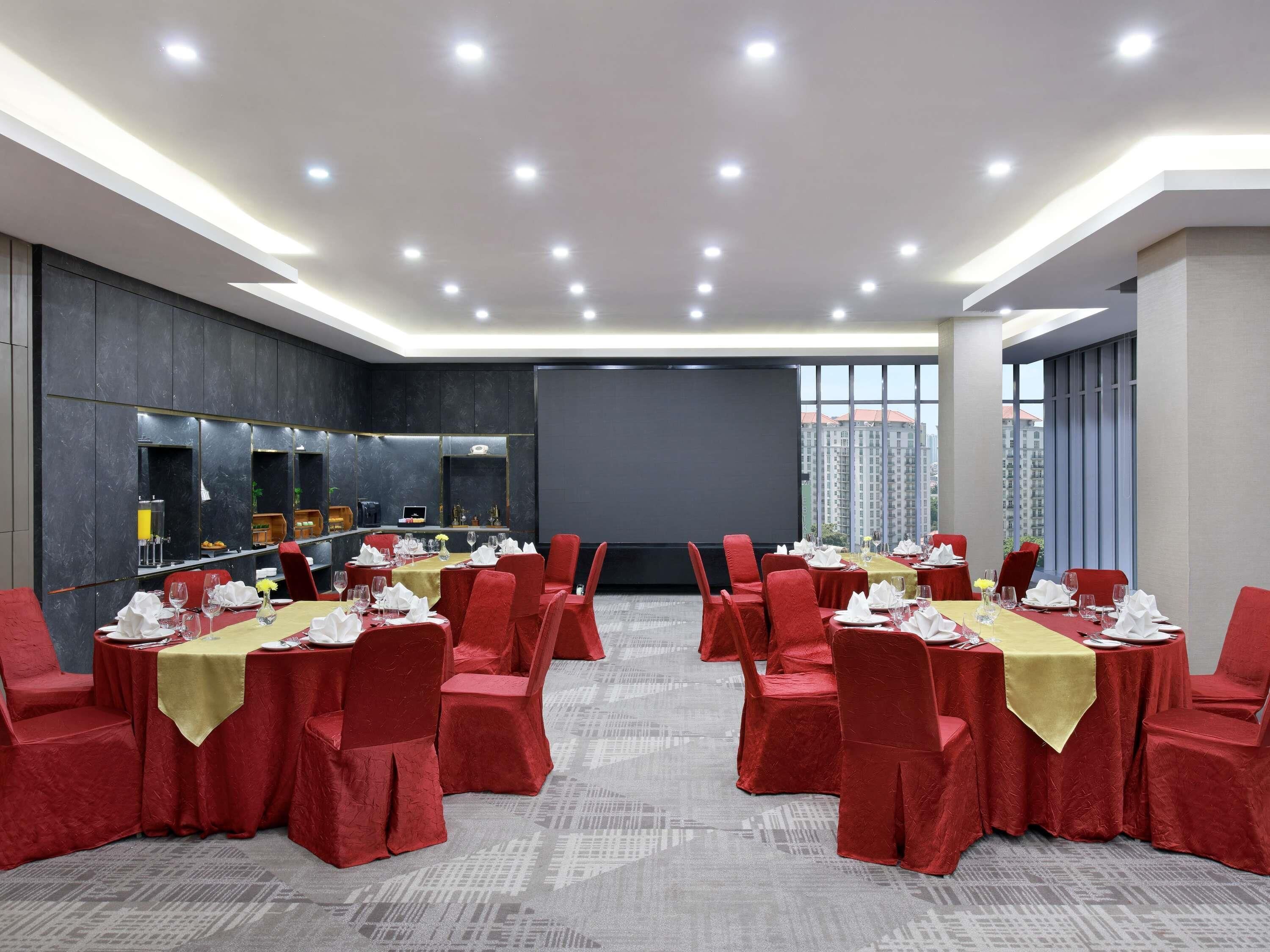 Meeting facility