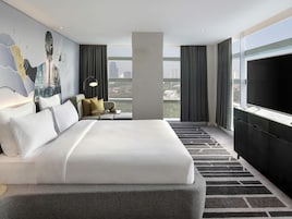 Executive Suite, 1 King Bed | Minibar, in-room safe, desk, laptop workspace