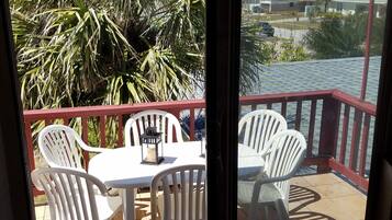 Superior Apartment, Multiple Beds, Non Smoking, Partial Ocean View | Terrace/patio