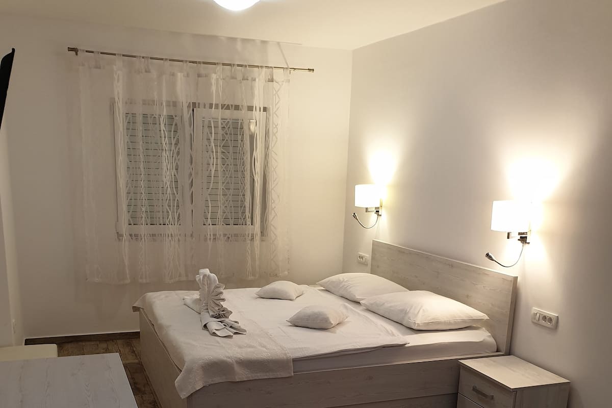 Superior Apartment, 3 Bedrooms, Sea View, Ground Floor | In-room safe, desk, free WiFi