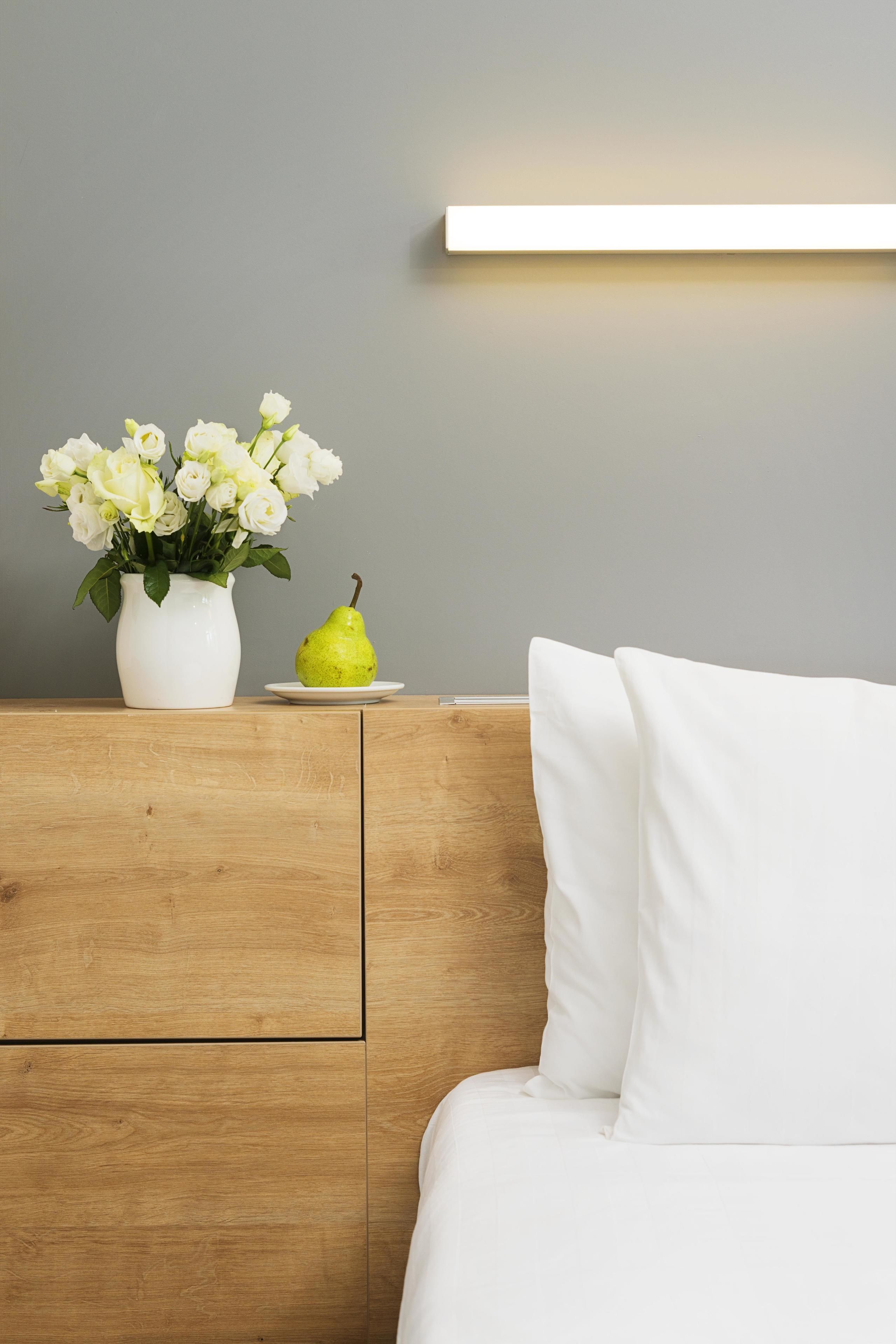 Minibar con artículos gratuitos, escritorio, cortinas opacas