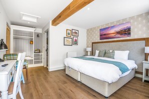 Superior Double or Twin Room, Ensuite - The Walhampton Arms (Lymington)