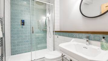 Superior Double Room, Ensuite | Bathroom