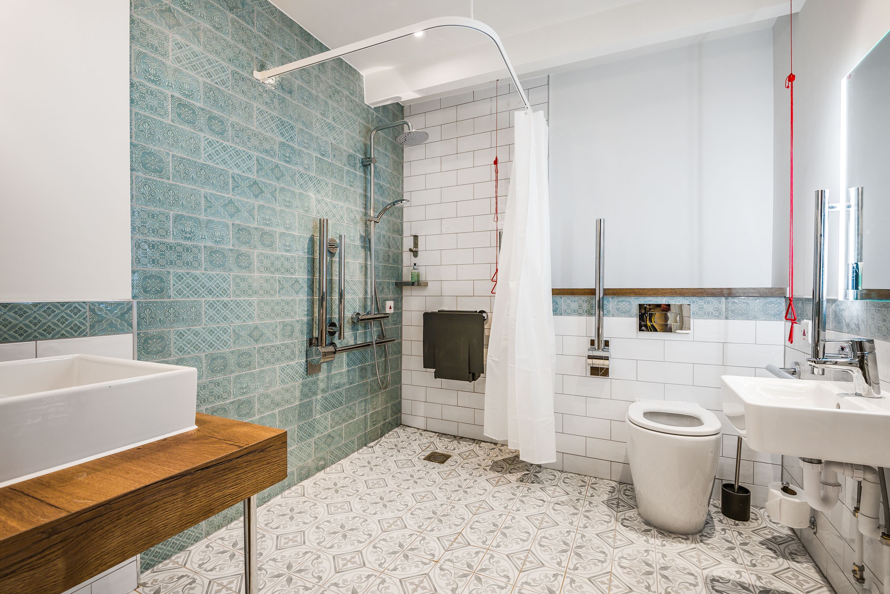 Kamer, 1 twee- of 2 eenpersoonsbedden | Badkamer