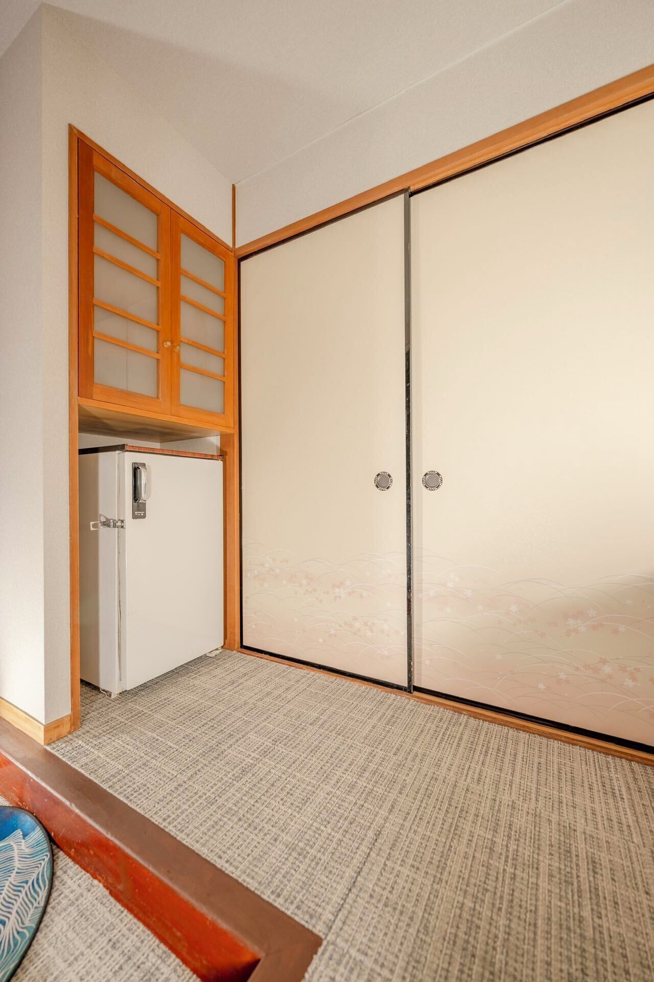 in-room safe, soundproofing, free wifi, bed sheets