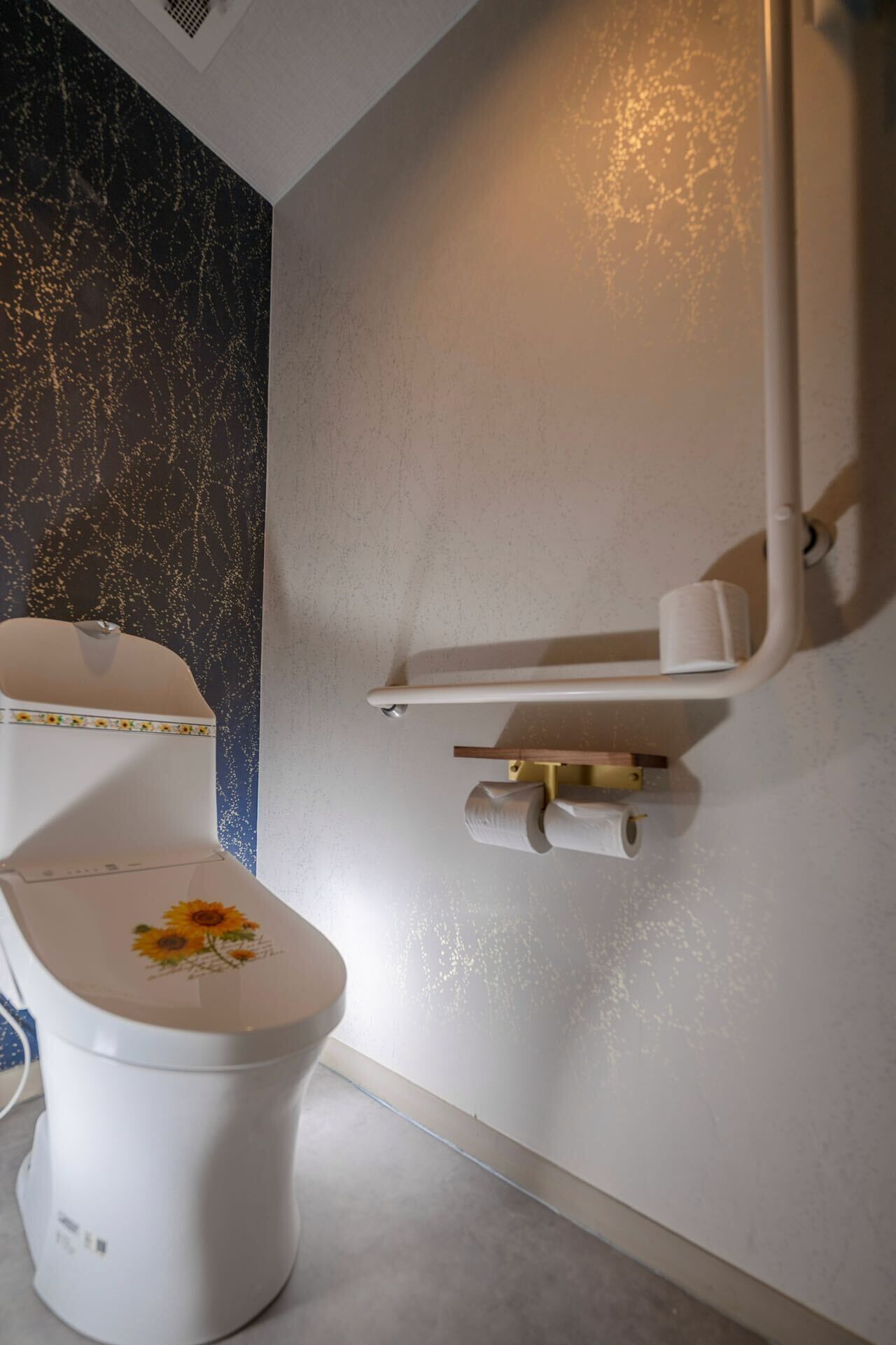 in-room safe, soundproofing, free wifi, bed sheets