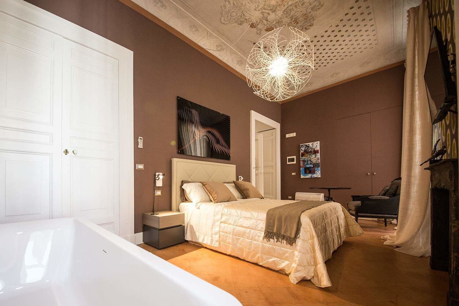 luxury suite (regina) | in-room safe, individually decorated, individually furnished, desk