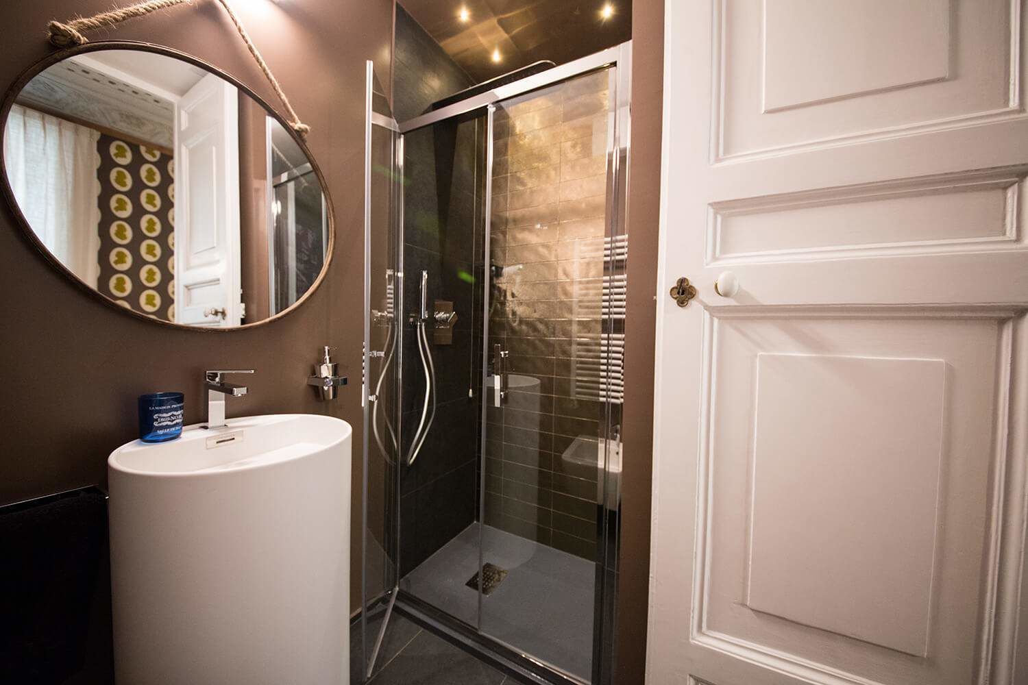 luxury suite (regina) | bathroom | shower, free toiletries, hair dryer, bathrobes