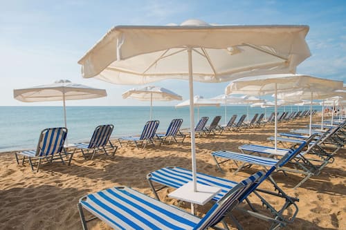 Navette gratuite vers la plage, chaises longues, parasols