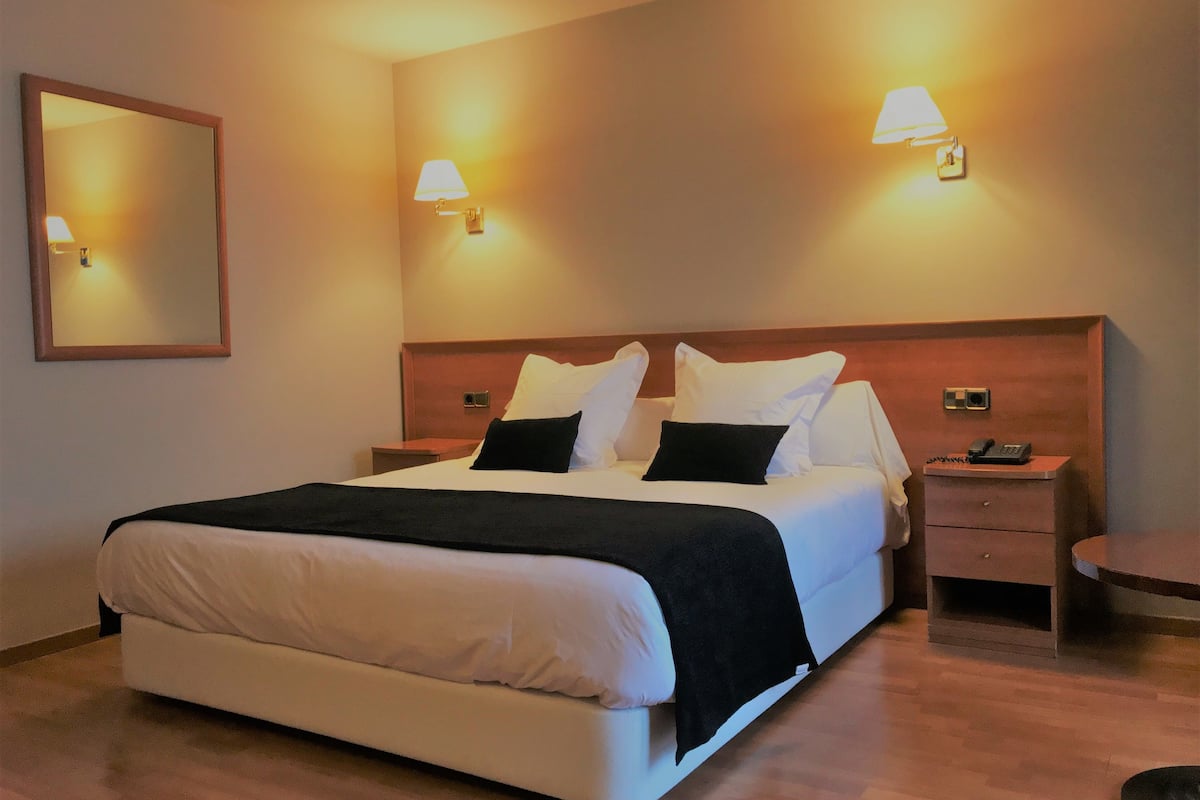 club double room | minibar, in-room safe, desk, free wifi