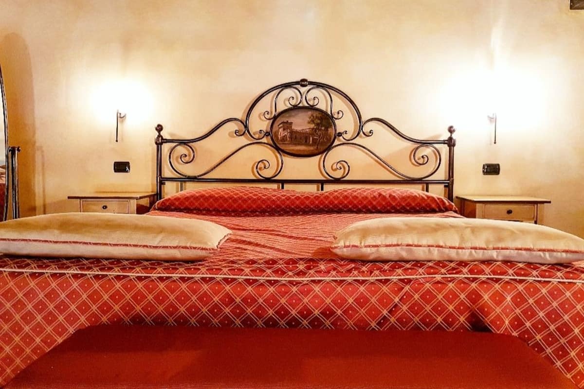 Exclusive-Suite