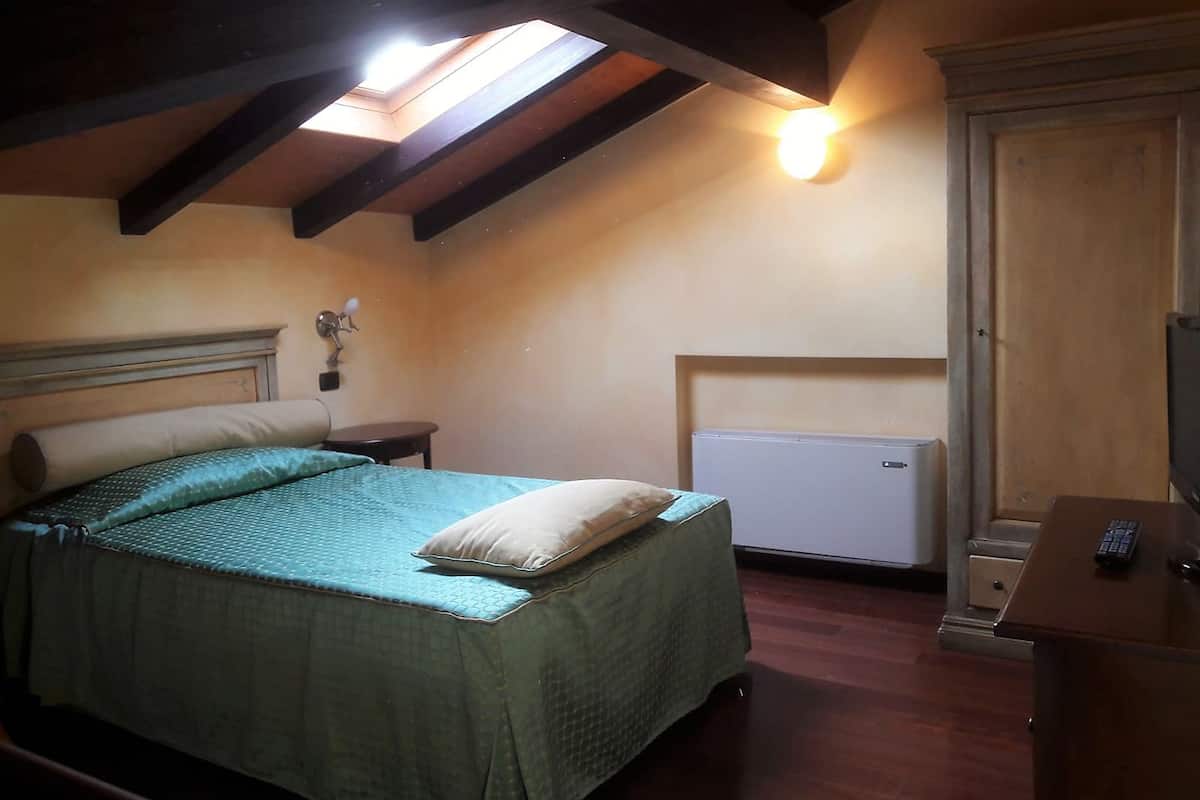 Single Room | 1 bedroom, minibar, desk, soundproofing