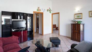 Villa | Wohnzimmer | Flachbildfernseher