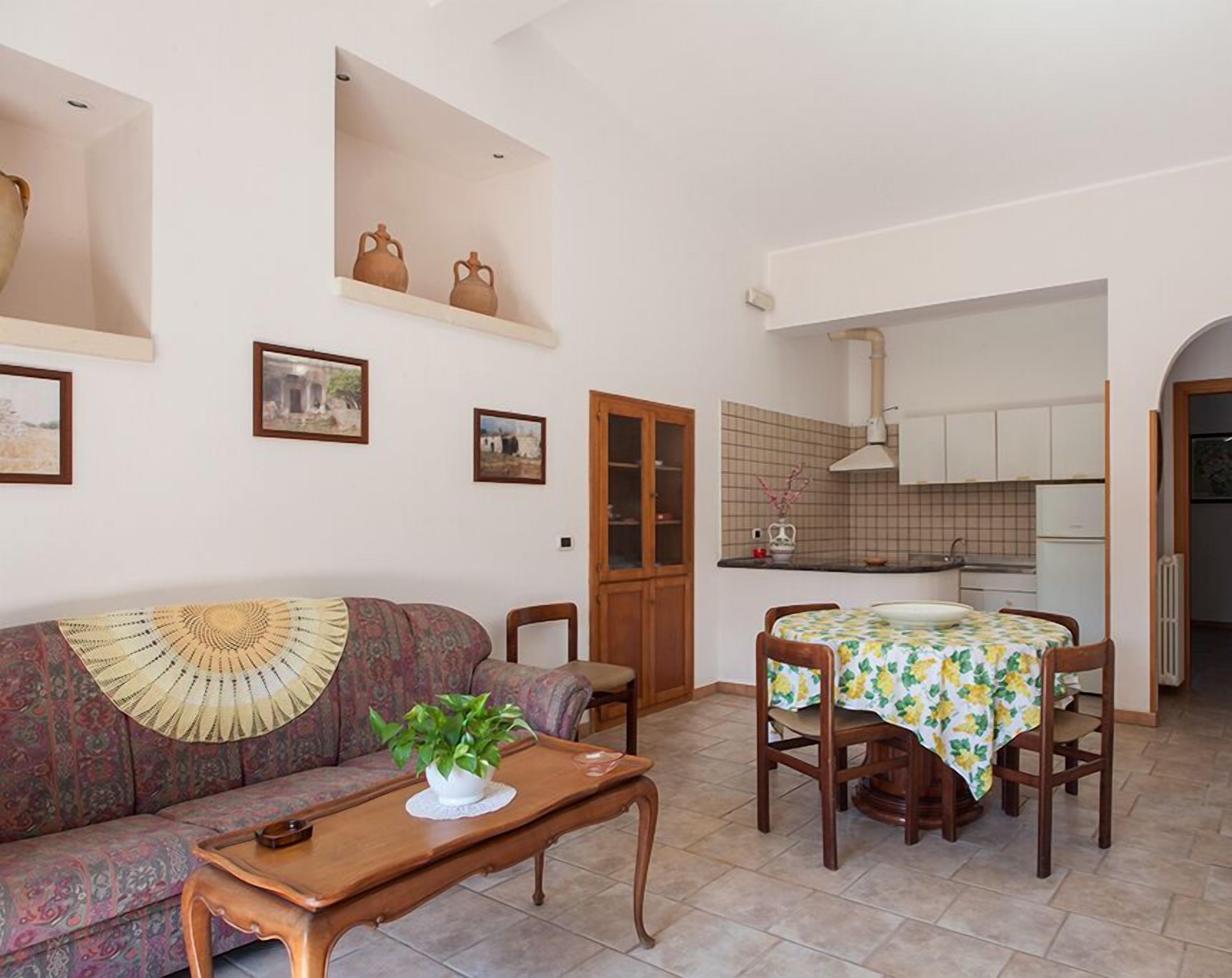 Villa | Essbereich im Zimmer