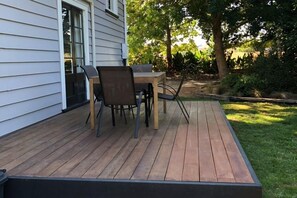 Outdoor dining - Rural retreat 10mins from Bridge Pa wine district (Raukawa)