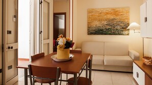 Unclassified image, 3 of 16, button - VilleSalento - Torre dell'Orso M110 (Melendugno)