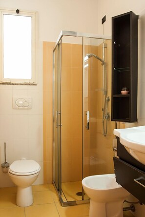 Villa, 3 Schlafzimmer | Badezimmer | Dusche, Regendusche, Bidet, Handtücher