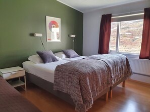 Standard Triple Room (Extra bed) | Blackout drapes, free WiFi, bed sheets - Hótel Laugarhóll (Holmavik)