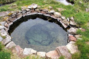 Natural pool - Hótel Laugarhóll (Holmavik)