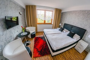 Premium Room | Hypo-allergenic bedding, desk, blackout drapes, free WiFi - Penzión PANDA (Turcianske Teplice)