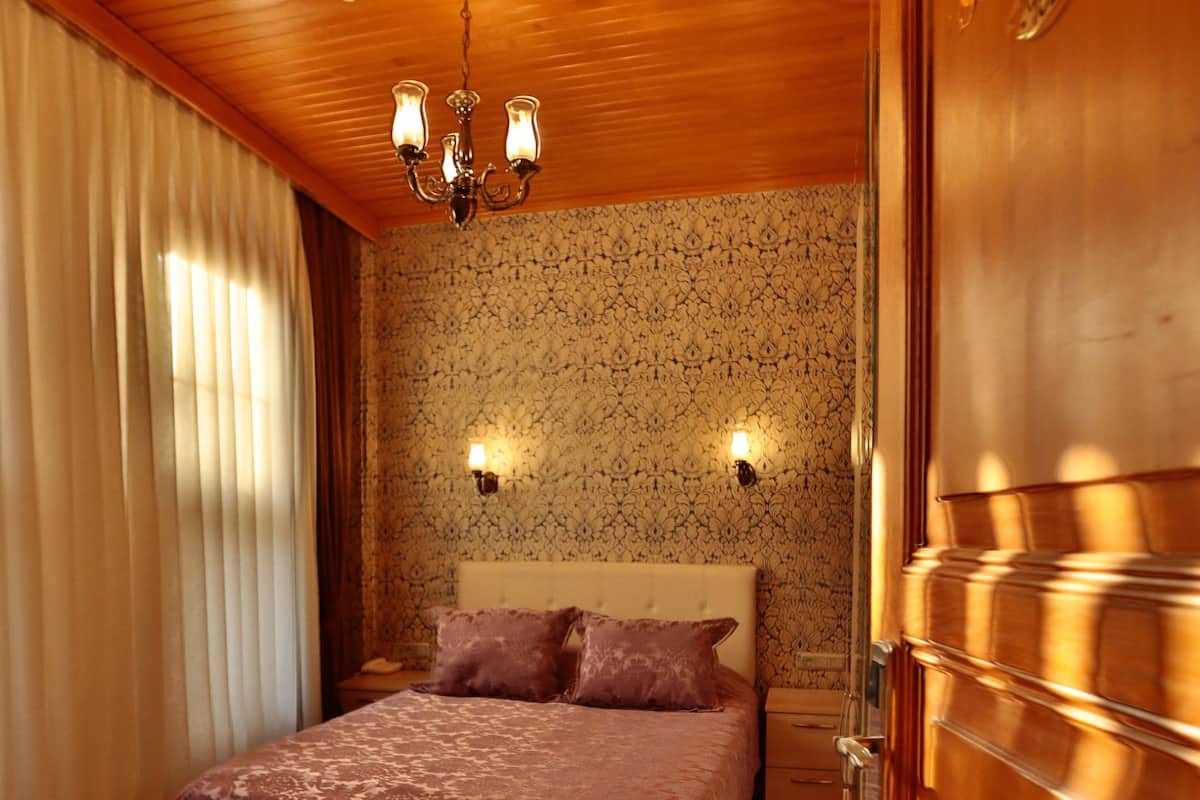Standard Double Room | 1 bilik tidur, bar mini, meja, langsir/tirai gelap terus