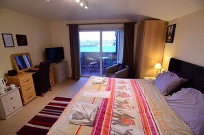 Double Room, 1 Double Bed, Non Smoking | Soundproofing, free WiFi, bed sheets - The Wheeldale (Whitby)