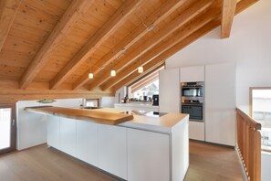 Luxury Chalet, 4 Bedrooms, Sauna, Mountain View (Am Kirchwald 98B) | Private kitchen