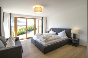 Luxury Chalet, 3 Bedrooms, Sauna, Mountain View (Am Kirchwald 98A) | In-room safe, individually decorated, individually furnished, desk