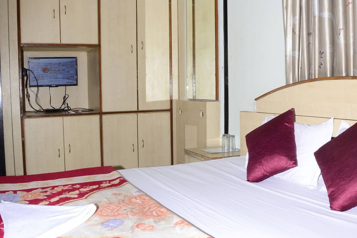 Family Room, 1 Queen Bed, Non Smoking, Beach View | Air conditioning