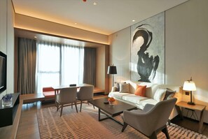 Room - Wyndham Grand Yangon (Yangon)