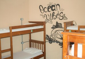 Free WiFi, bed sheets - Curvão Surf House - Hostel (Guarujá)