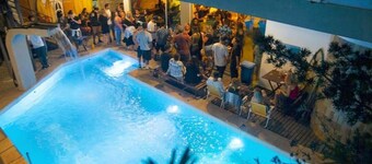 Curvão Surf House - Hostel