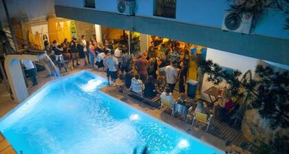 Curvão Surf House - Hostel