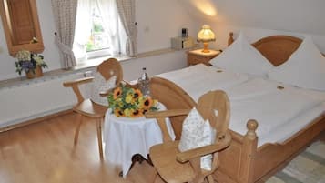 Desk, free cribs/infant beds, free WiFi, bed sheets