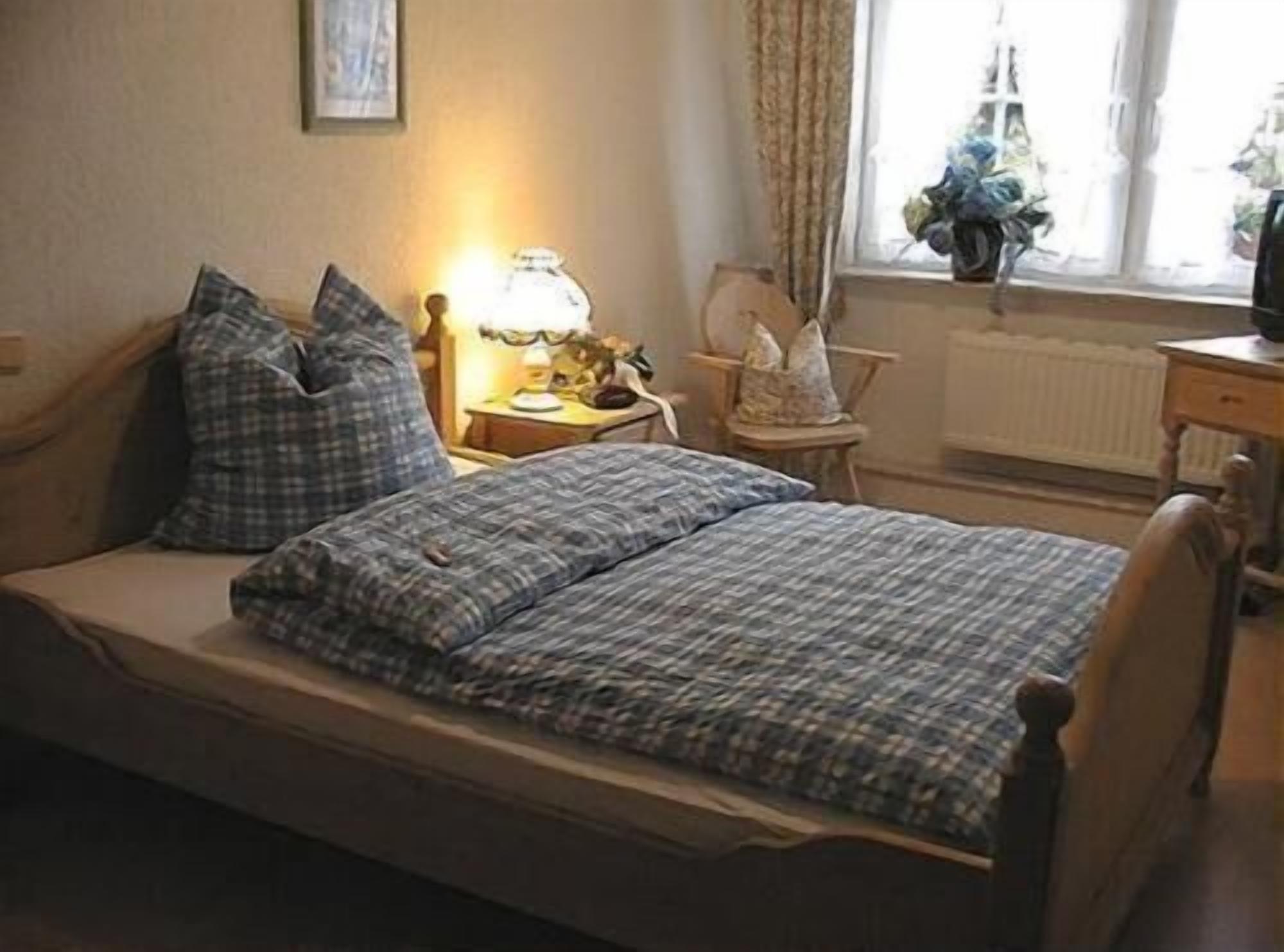 desk, free cots/infant beds, free wifi, bed sheets