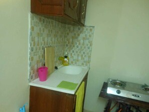 Herdplatte, Kochgeschirr/Geschirr/Besteck