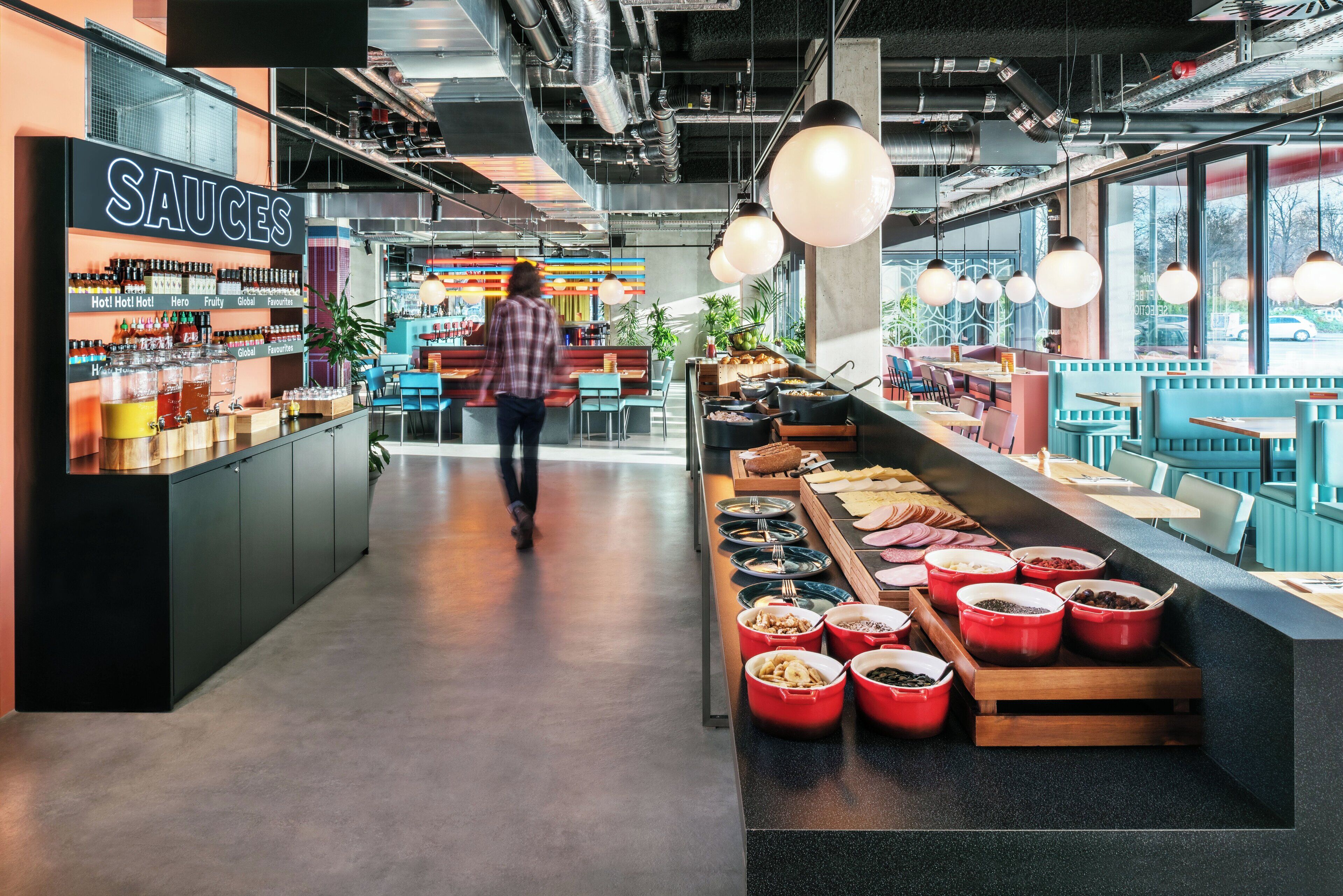 Petit déjeuner buffet (19.5 EUR par personne)