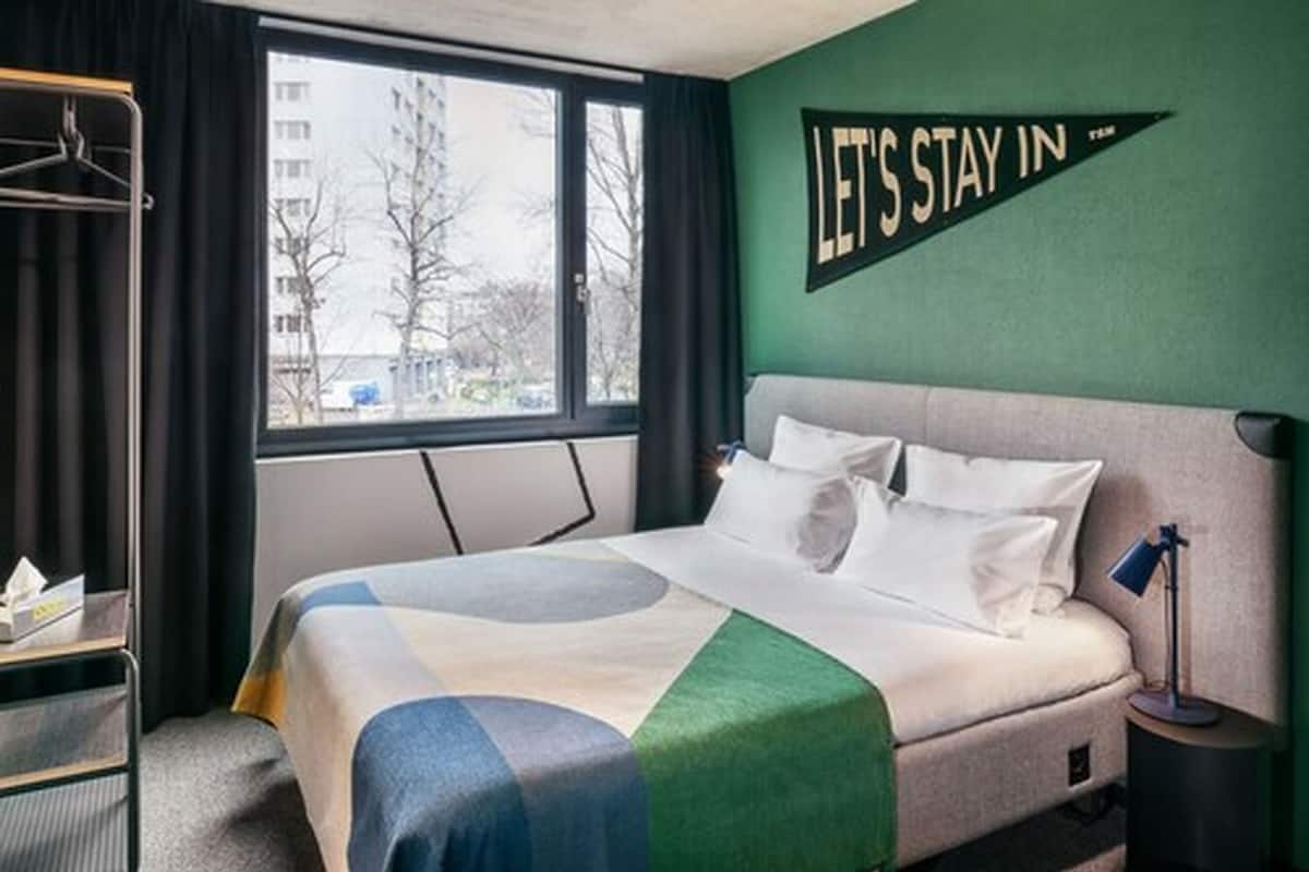 Executive Room | 1 bedroom, desk, laptop workspace, blackout curtains