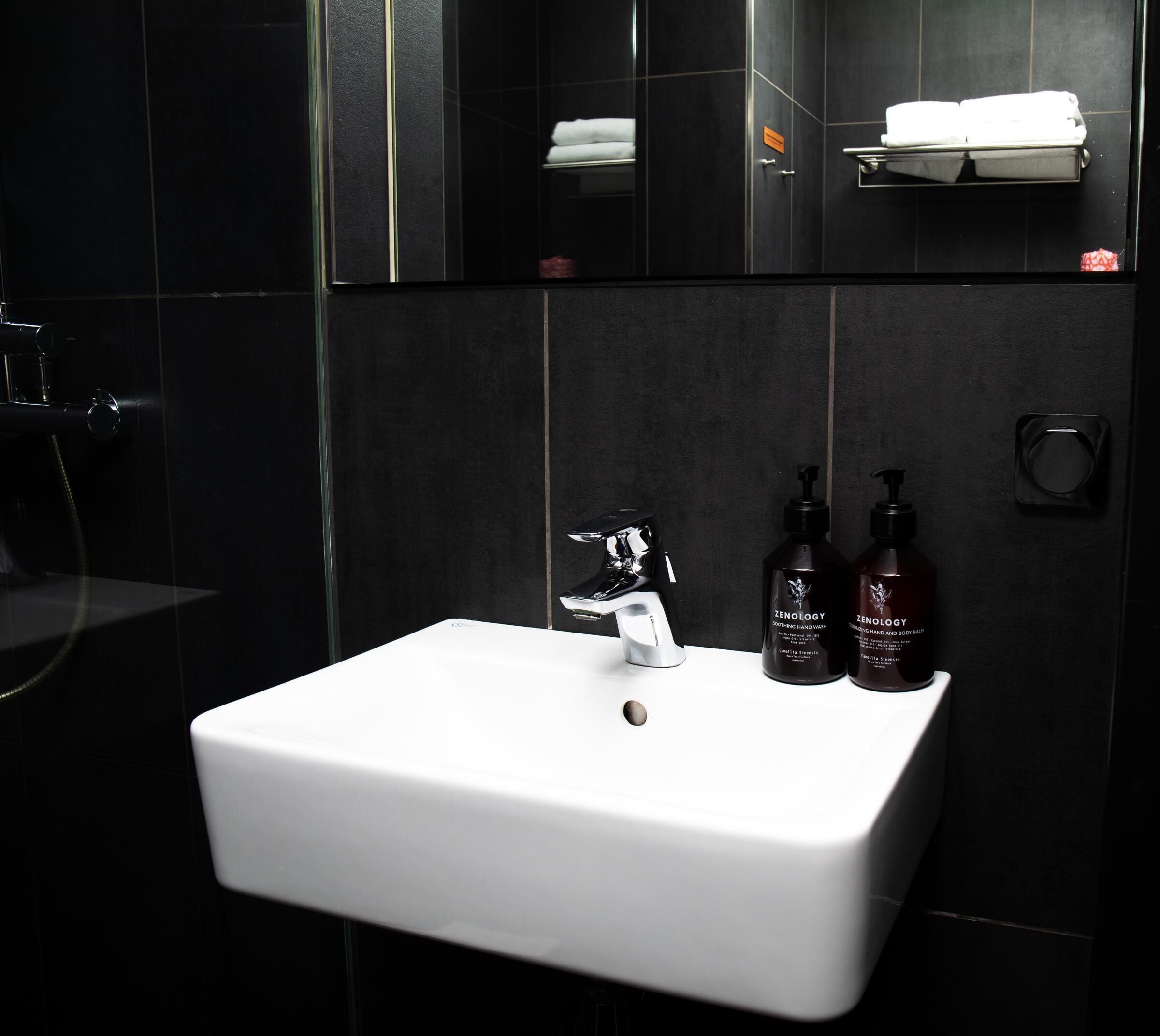 shower, free toiletries, towels, soap