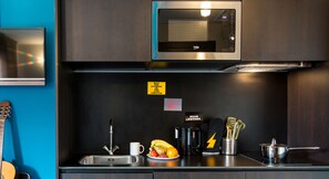 Electric kettle, eco-friendly cleaning products - The Social Hub Berlin (Berlin)