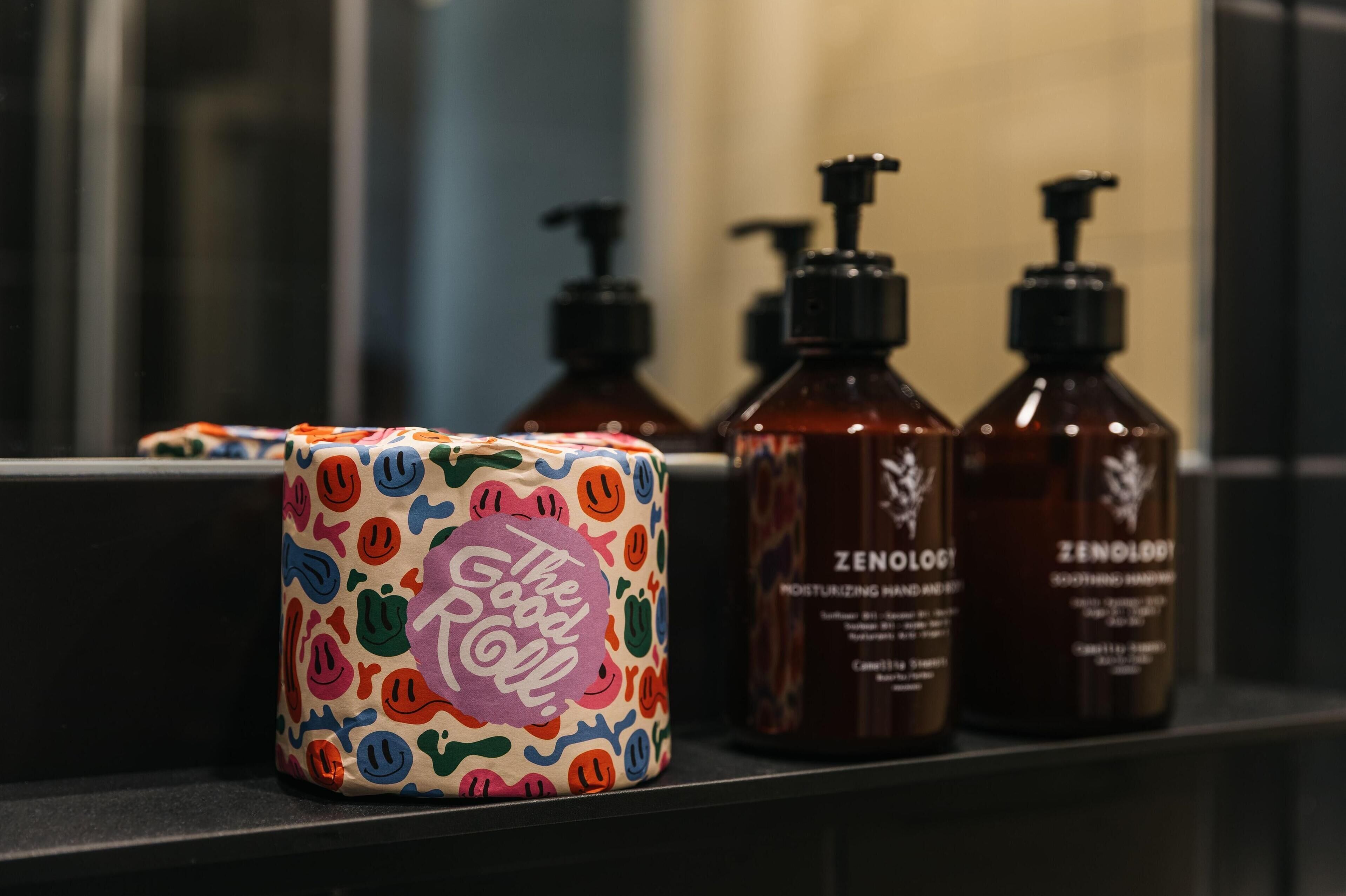 shower, free toiletries, towels, soap