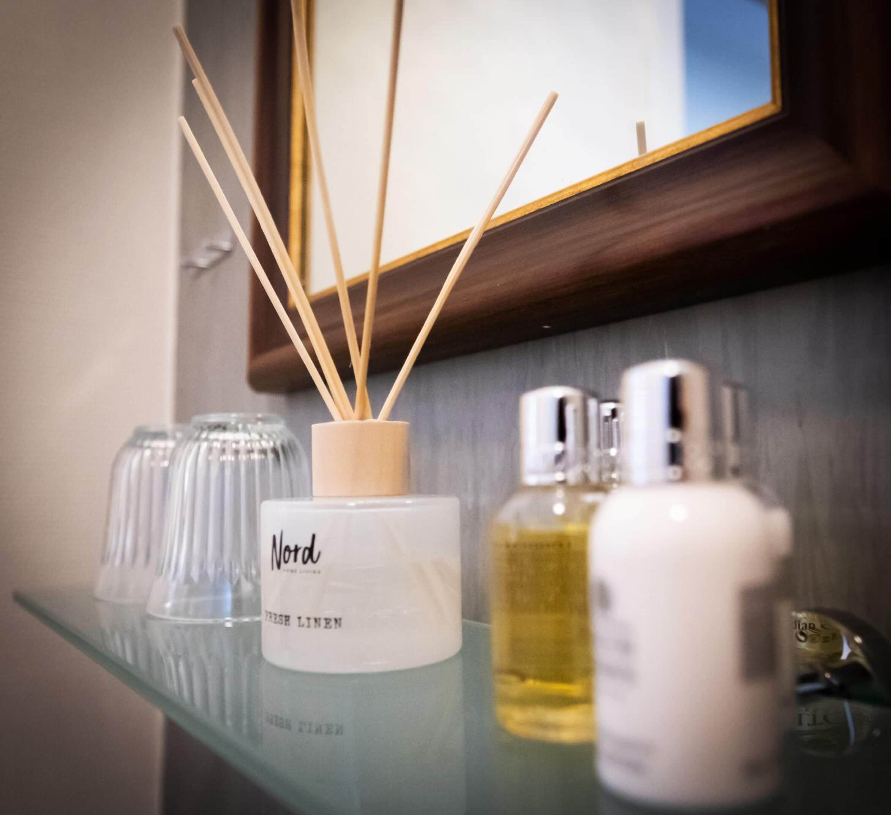 double room, private bathroom | bathroom | shower, free toiletries, hair dryer, towels