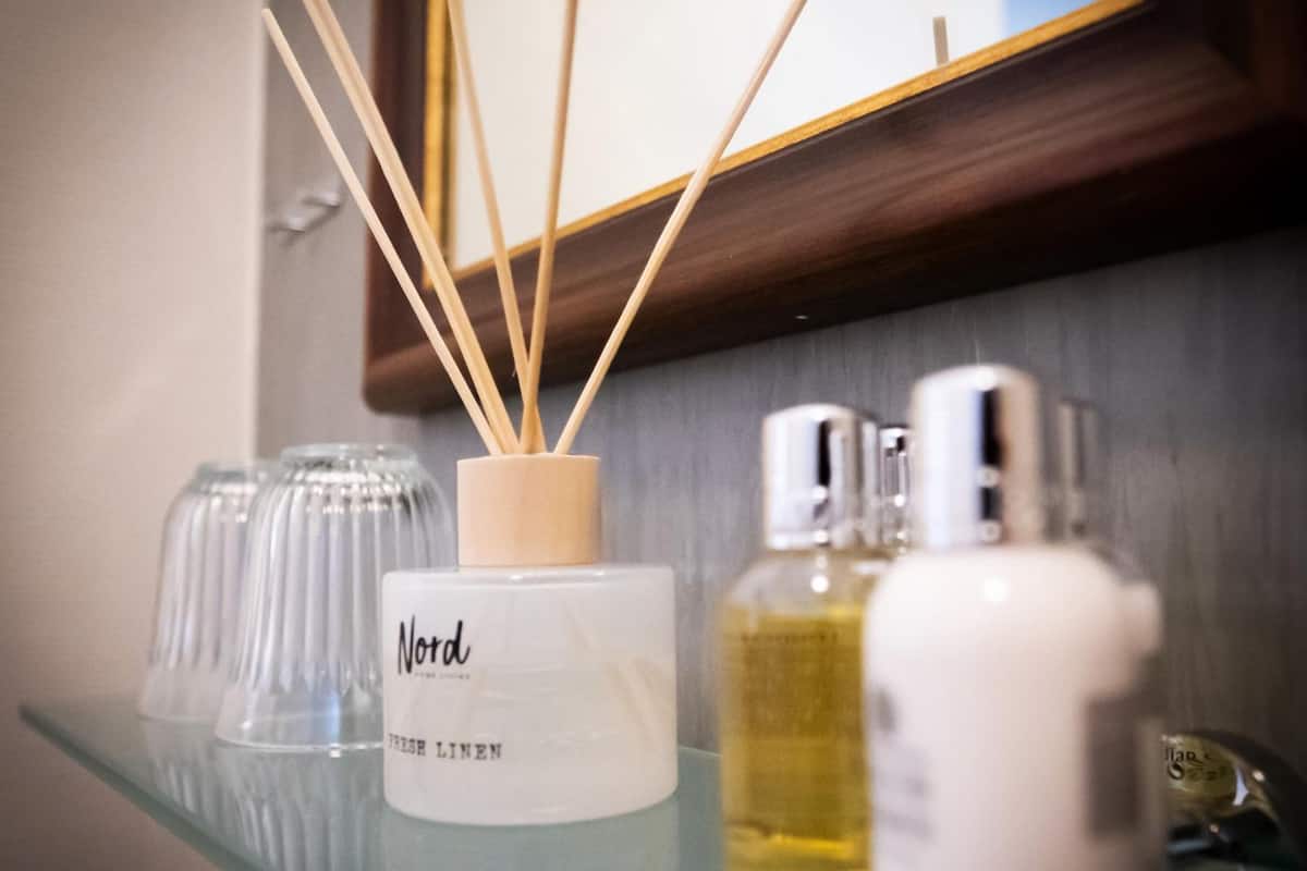 double room, private bathroom | bathroom | shower, free toiletries, hair dryer, towels