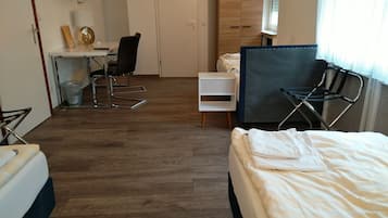 Comfort-Zweibettzimmer, Mehrere Betten, Nichtraucher | Schreibtisch, Verdunkelungsvorhänge, schallisolierte Zimmer