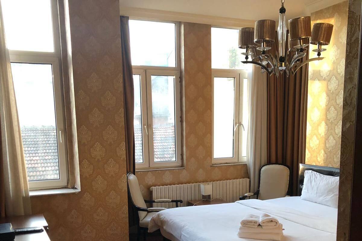 Family Suite | In-room safe, iron/ironing board, free WiFi, bed sheets