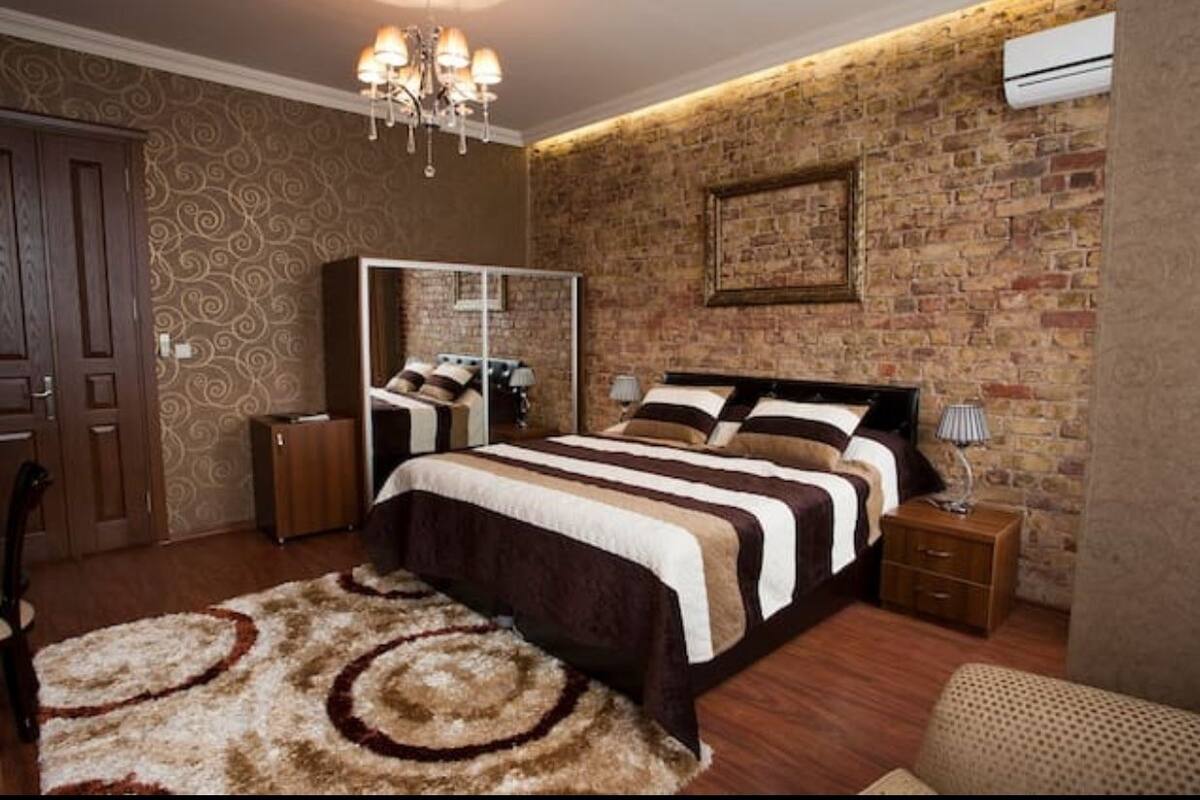 Executive Suite | In-room safe, iron/ironing board, free WiFi, bed sheets