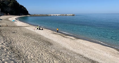 Agios Ioannis Luxurious Beachfront Apt