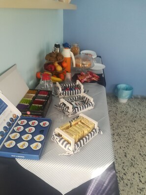 含每日吃到飽早餐